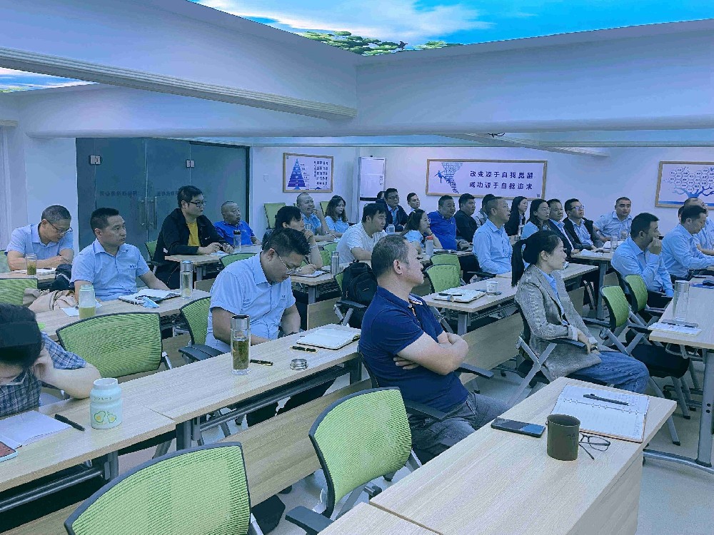 聚焦资源,快速行动,石花双雄醉召开10月月会暨第二季度工作经营会议