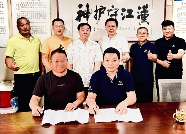 助力襄阳全民健身事业,石花双雄醉冠名襄阳两项游泳活动