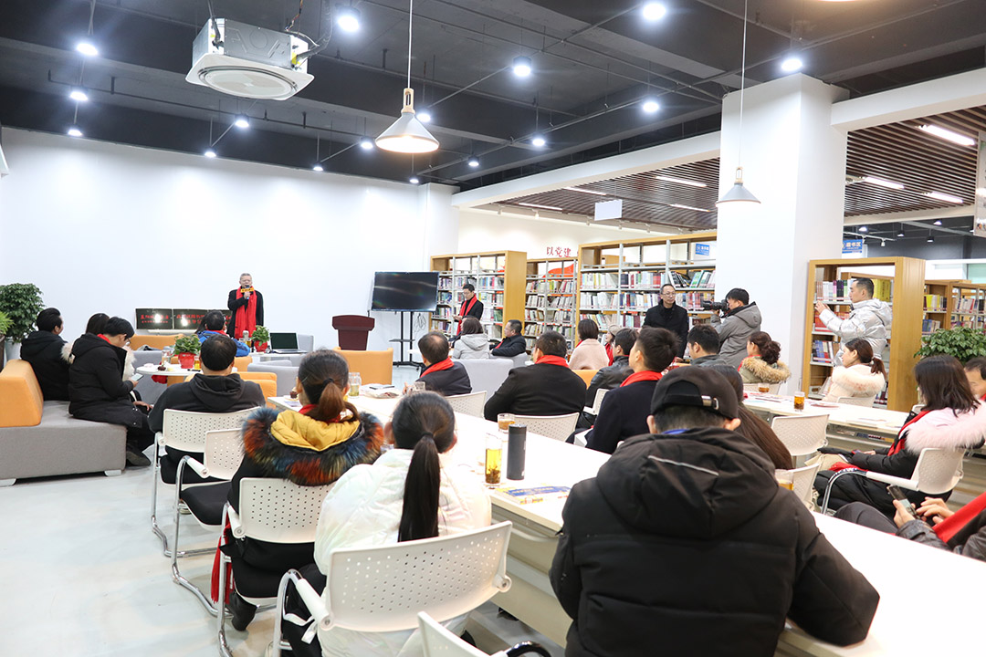 把酒双雄醉 问道为未来 蔡顺华回襄思享会
